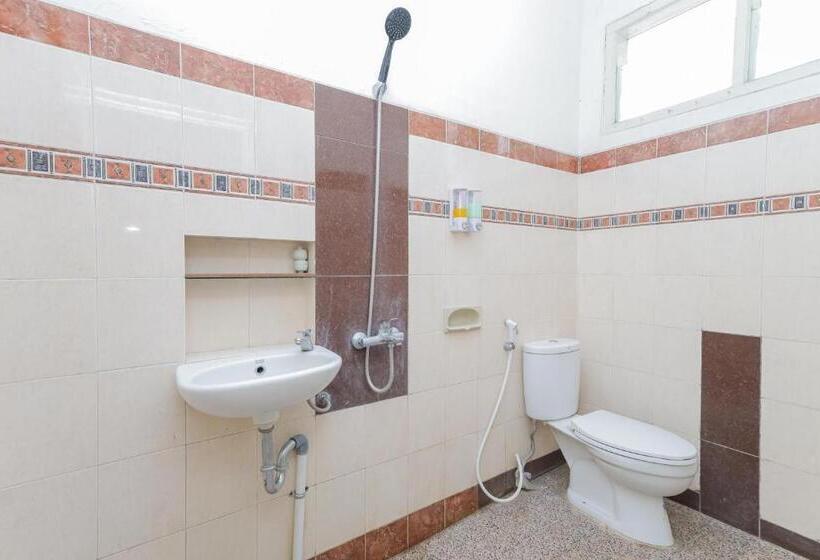 חדר משפחתי, Reddoorz Syariah At Mojosari