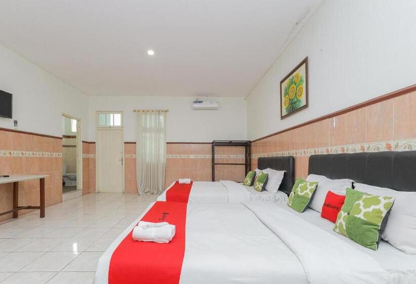 חדר משפחתי, Reddoorz Syariah At Mojosari