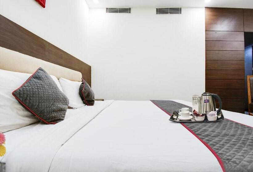 اتاق لوکس, Good Times