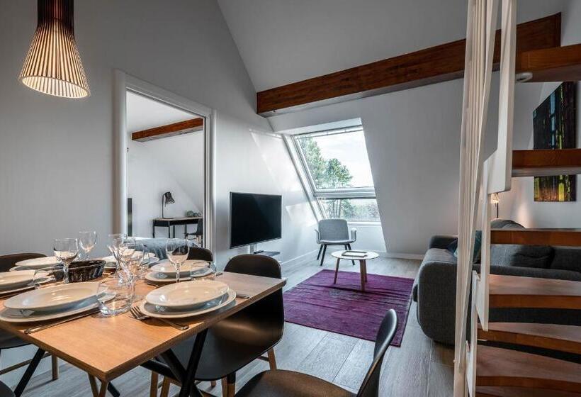 شقة غرفة واحدة, La Grange Des Pères