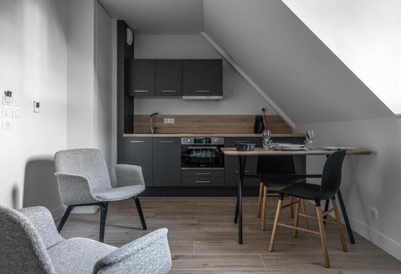 إستوديو قياسى, La Grange Des Pères