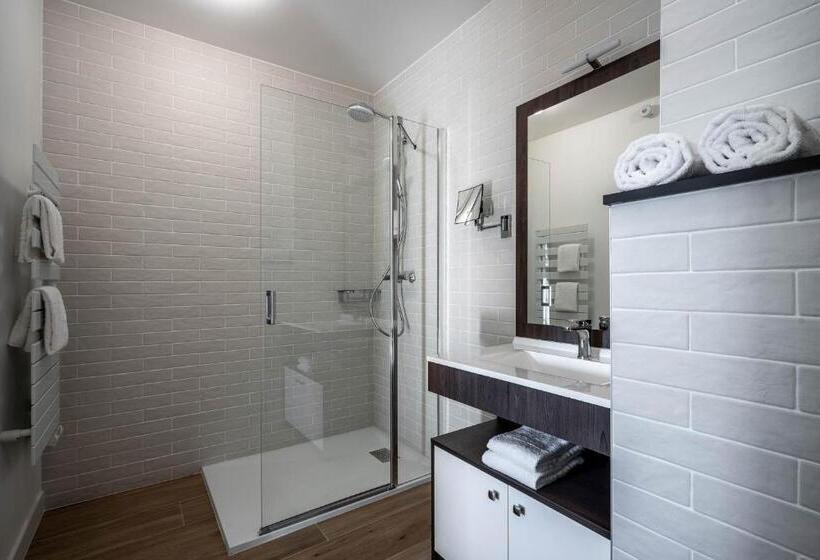 إستوديو قياسى مزودة بتراس, La Grange Des Pères