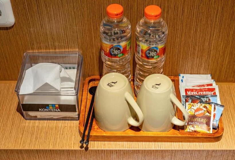 Camera Standard, Kontena