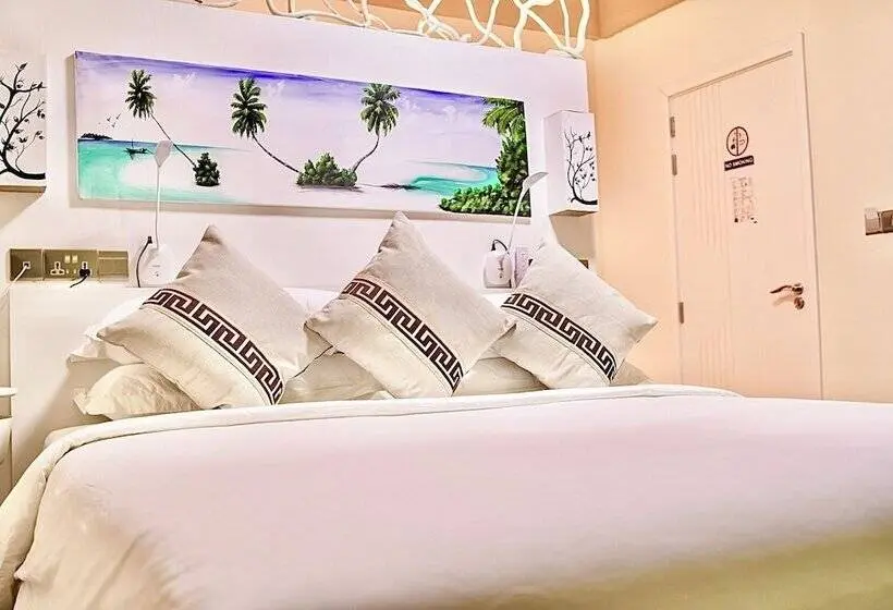 اتاق لوکس, Luna Lodge