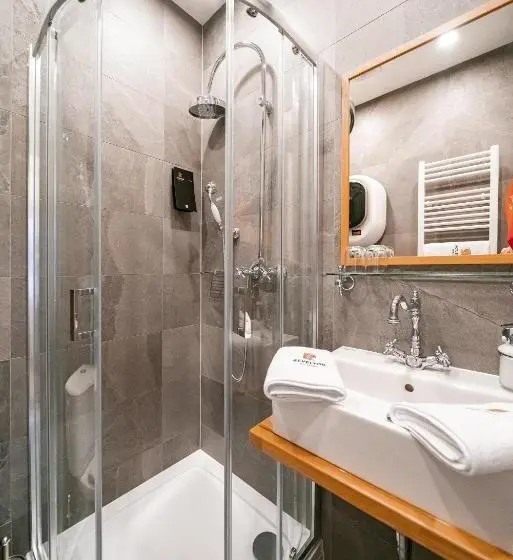 استودیوی استاندارد, Revelton Studios Marianske Lazne