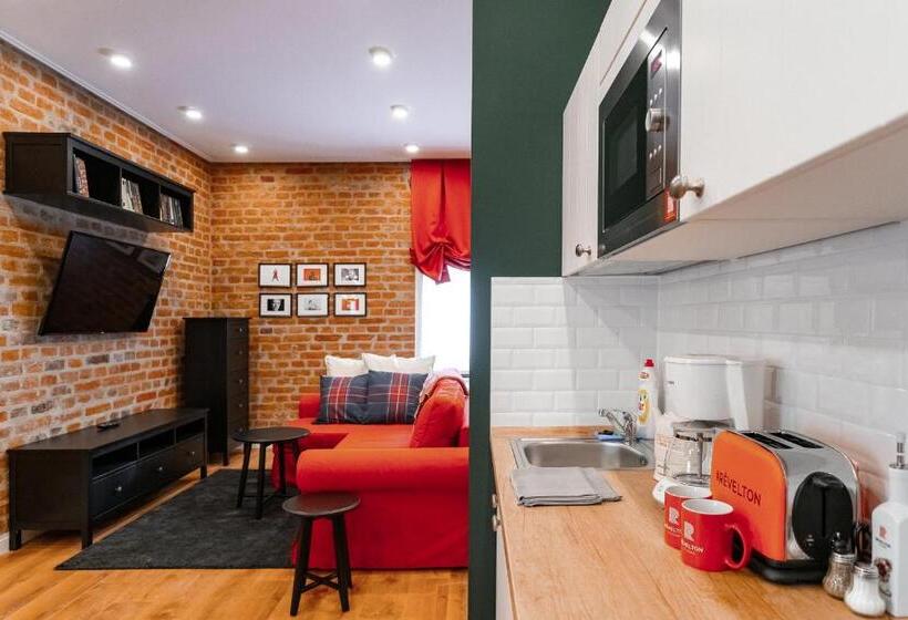 デラックススタジオ, Revelton Studios Marianske Lazne