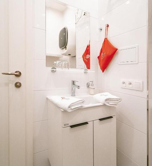 デラックススタジオ, Revelton Studios Marianske Lazne