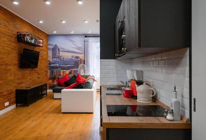 デラックススタジオ, Revelton Studios Marianske Lazne