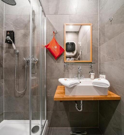 デラックススタジオ, Revelton Studios Marianske Lazne