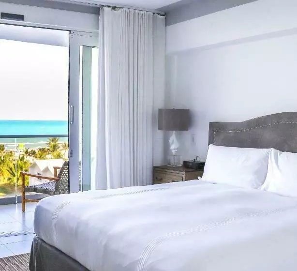 キングサイズベッドのスタンダードルーム, Nautilus Sonesta Miami Beach