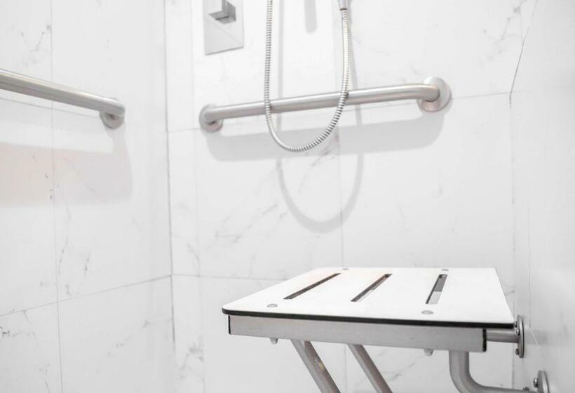 Студия Стандарт, Nautilus Sonesta Miami Beach