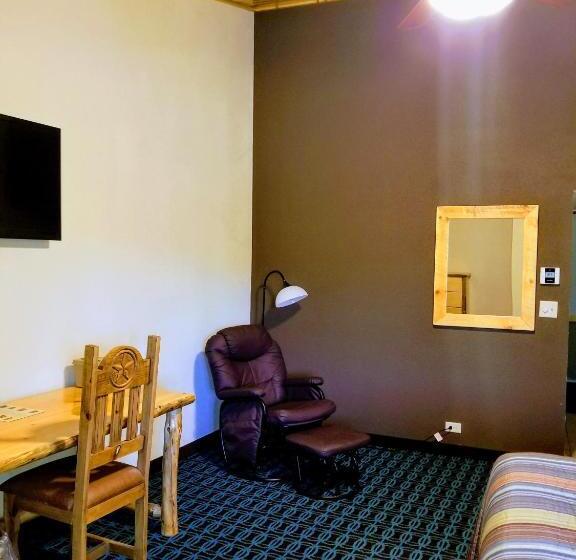 标准间带双人床, Round Barn Lodge