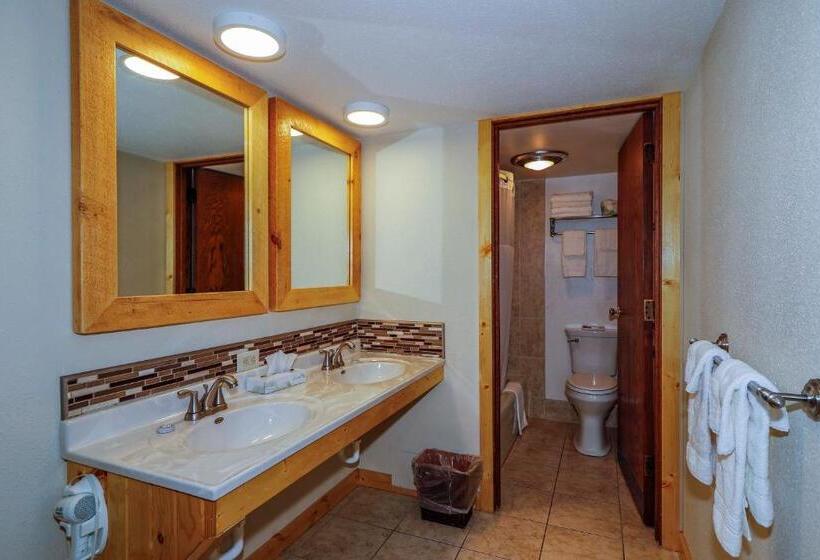 标准间, Round Barn Lodge