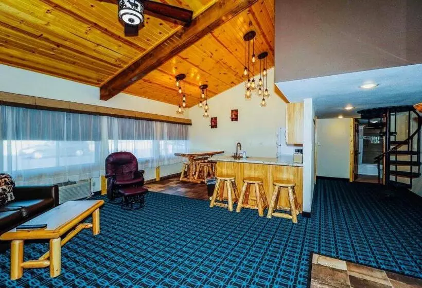 スイート（家族用）, Round Barn Lodge