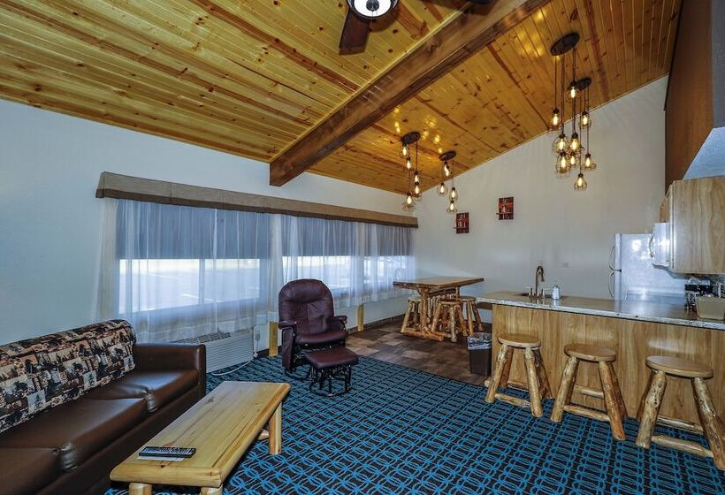 家庭套房, Round Barn Lodge