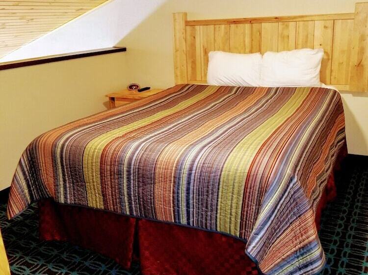 家庭套房, Round Barn Lodge