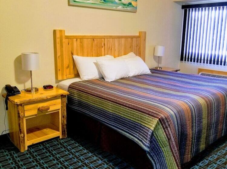 家庭套房, Round Barn Lodge