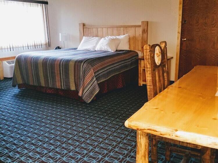 标准间带双人床, Round Barn Lodge