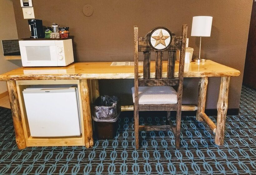 标准间带双人床, Round Barn Lodge