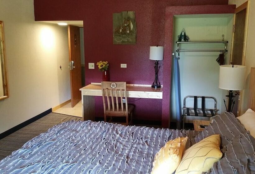 标准间带双人床, Round Barn Lodge