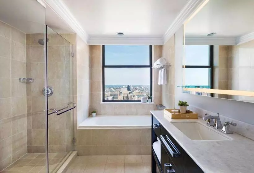Deluxe Suite King Bed, The Ritzcarlton, Philadelphia