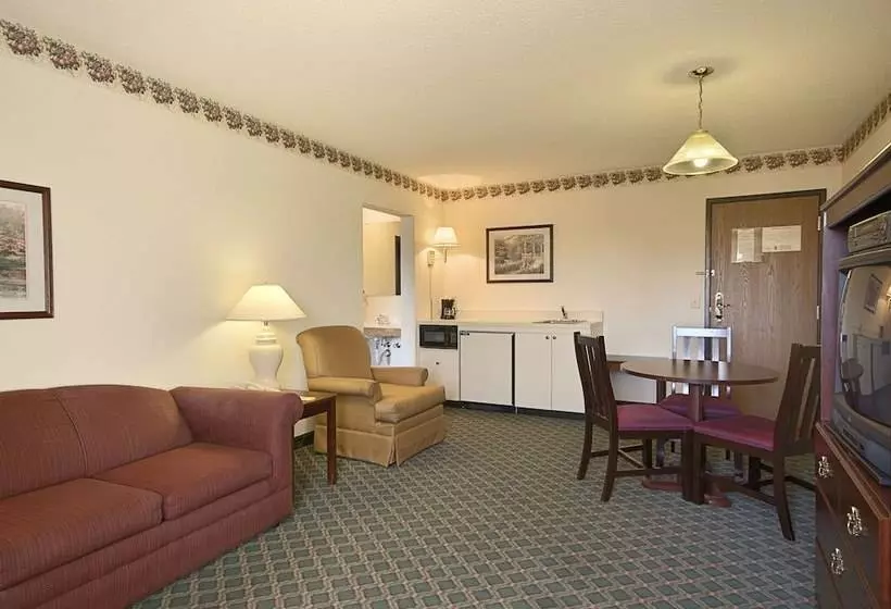スイート, Travelodge By Wyndham Hudsonville