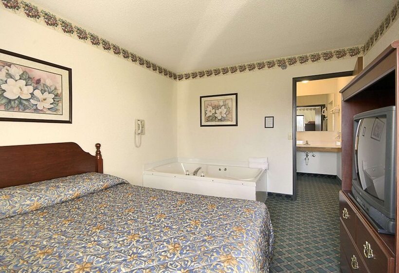 جناح, Travelodge By Wyndham Hudsonville