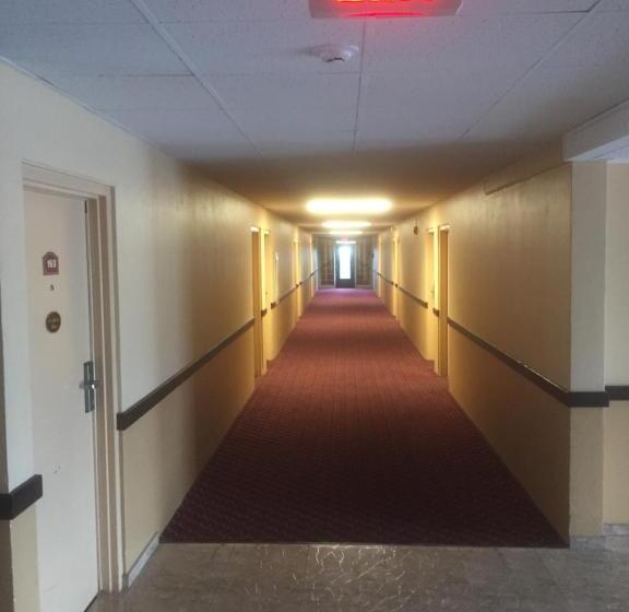 اتاق خانوادگی, Wolf Inn