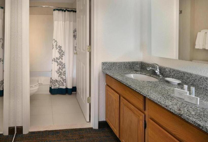 Люкс 2 Спальни, Residence Inn Danbury