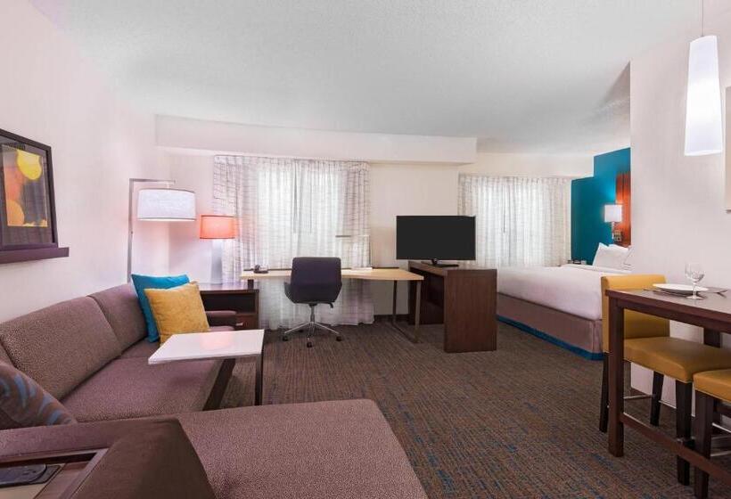 带大床的标准工作室, Residence Inn Savannah Midtown