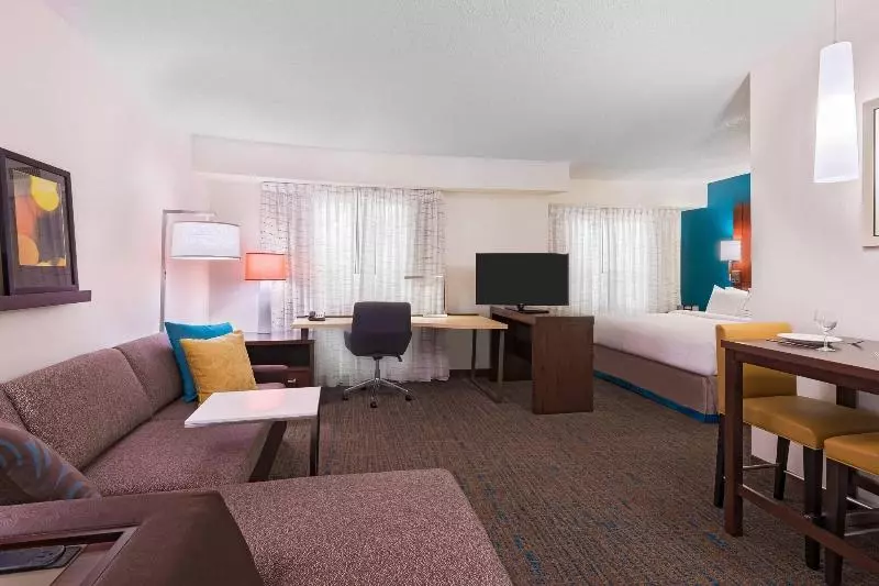 キングサイドベッドのスタンダードワンルーム, Residence Inn Savannah Midtown