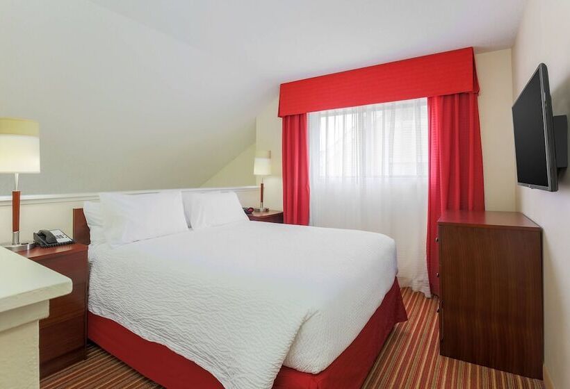 غرفة دور أخير, Mainstay Suites St Louis   Galleria