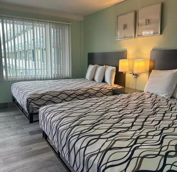 ロイヤルスイート, Royal Canadian Motel