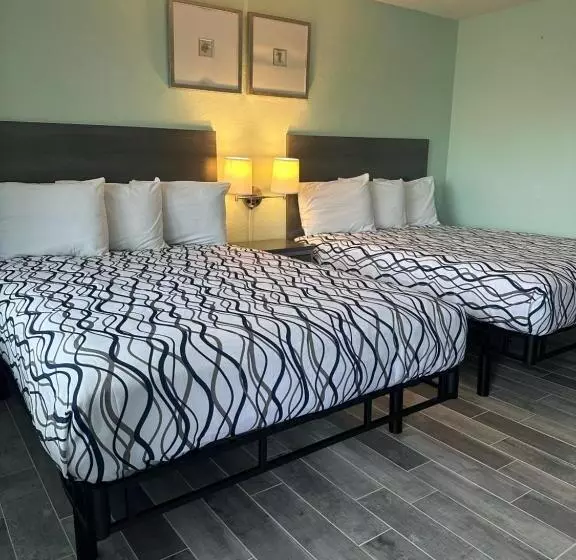 ロイヤルスイート, Royal Canadian Motel