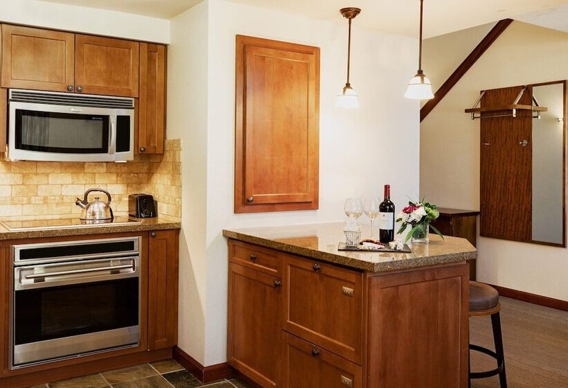 Апартаменты Пентхаус 2 Спальни, The Everline Resort & Spa Lake Tahoe