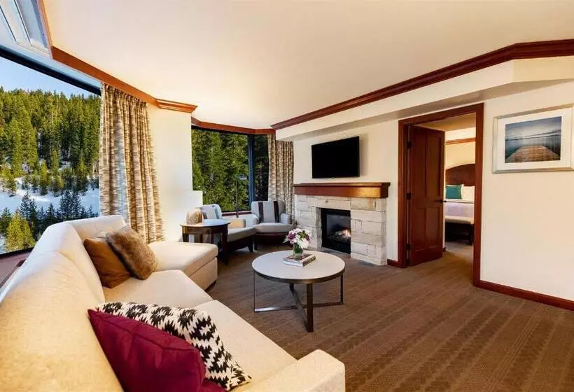 سوئیت دولوکس با چشم‌انداز, The Everline Resort & Spa Lake Tahoe