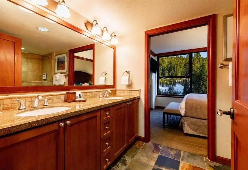 سوئیت دولوکس با چشم‌انداز, The Everline Resort & Spa Lake Tahoe