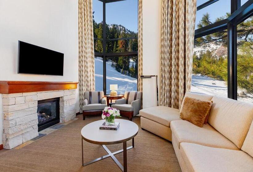 Апартаменты Пентхаус 2 Спальни, The Everline Resort & Spa Lake Tahoe