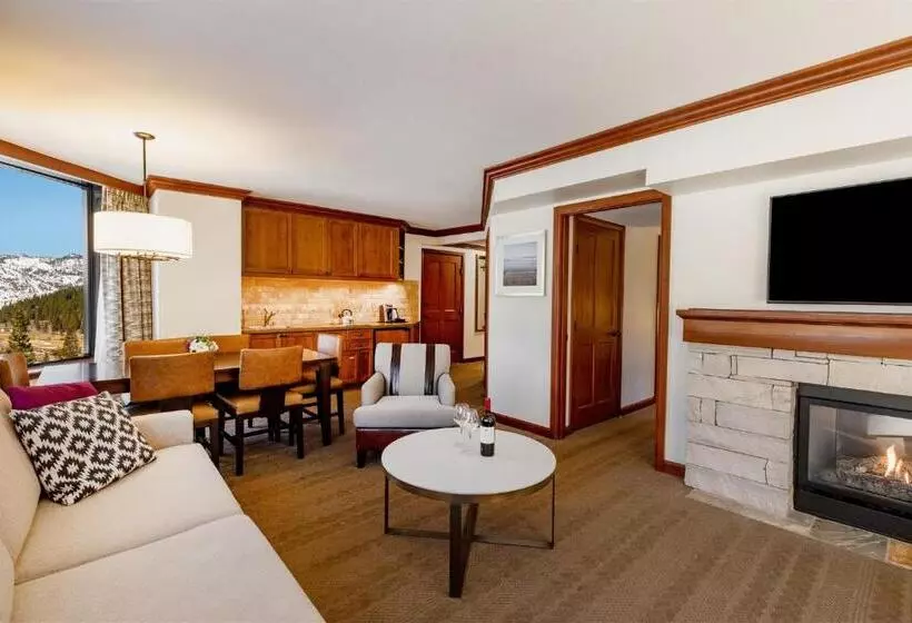 سوئیت دولوکس با چشم‌انداز, The Everline Resort & Spa Lake Tahoe