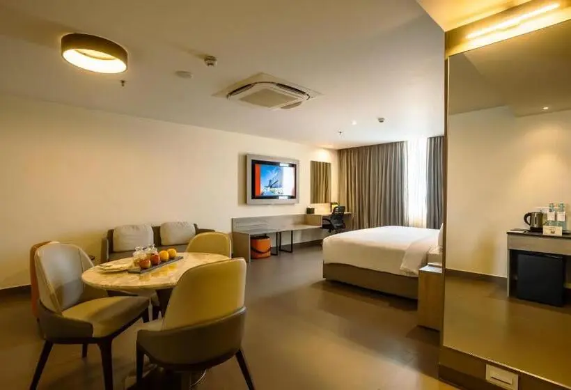 اتاق استاندارد با تخت بزرگ برای معلولان, Amika Hotel,madurai   Near Airport