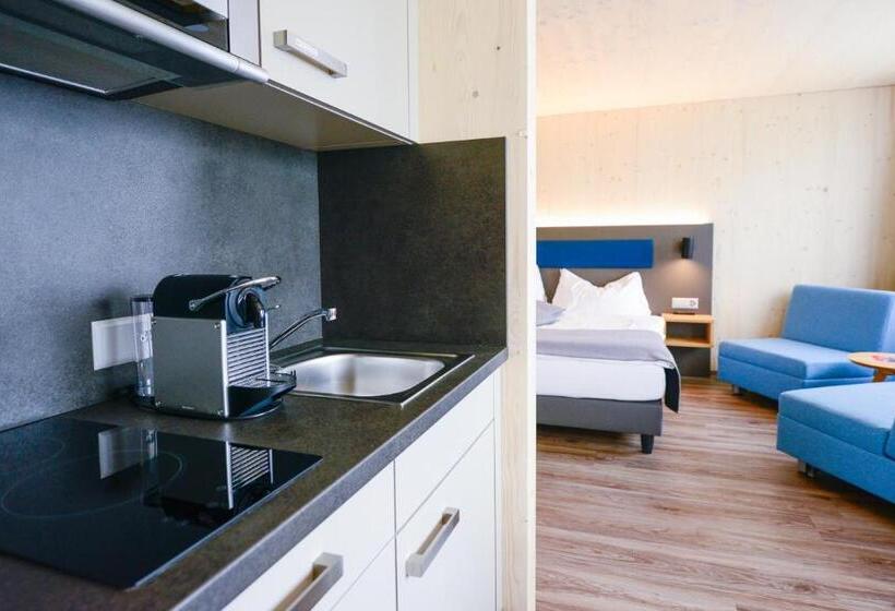 マウンテンビュースイート, Cubilaris Motel