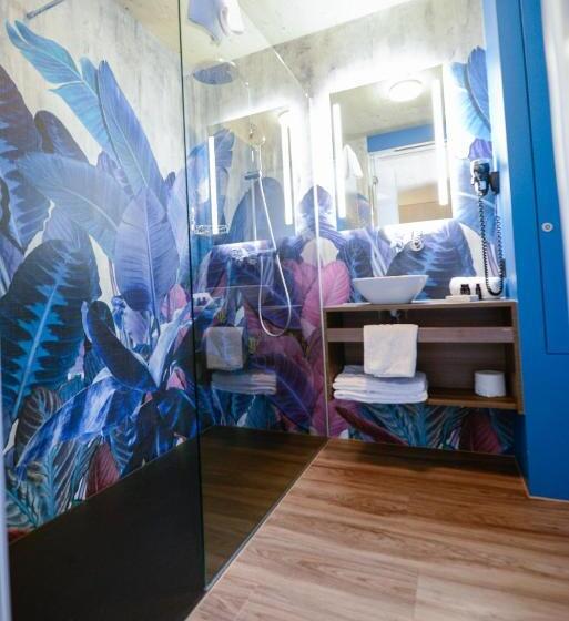 マウンテンビュースイート, Cubilaris Motel