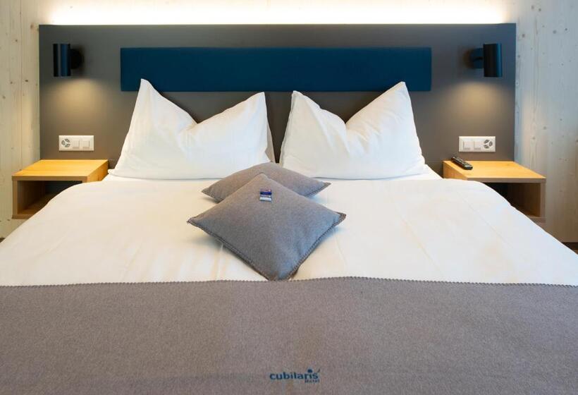 マウンテンビュースイート, Cubilaris Motel