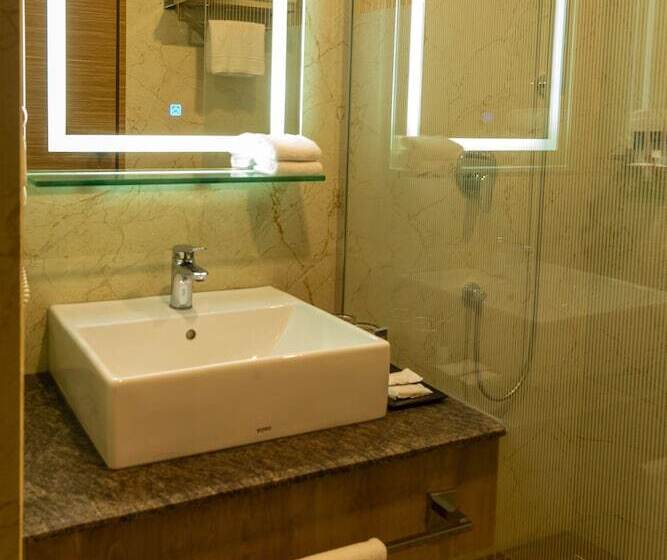 اتاق لوکس, Amika Hotel,madurai   Near Airport