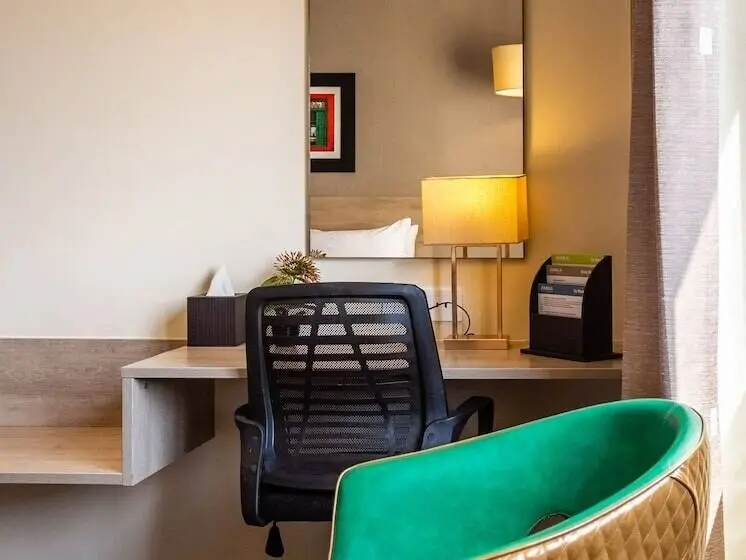 اتاق لوکس, Amika Hotel,madurai   Near Airport