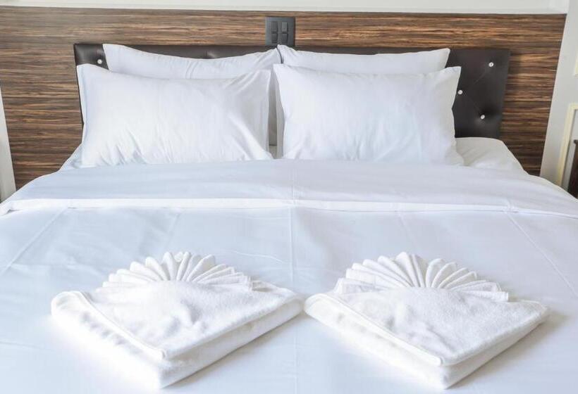 Номер Deluxe, The Maceo