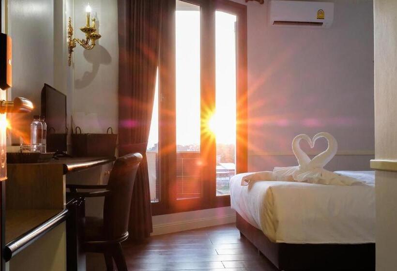 Номер Deluxe, The Maceo