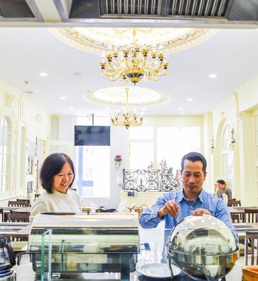 Номер Deluxe, The Maceo