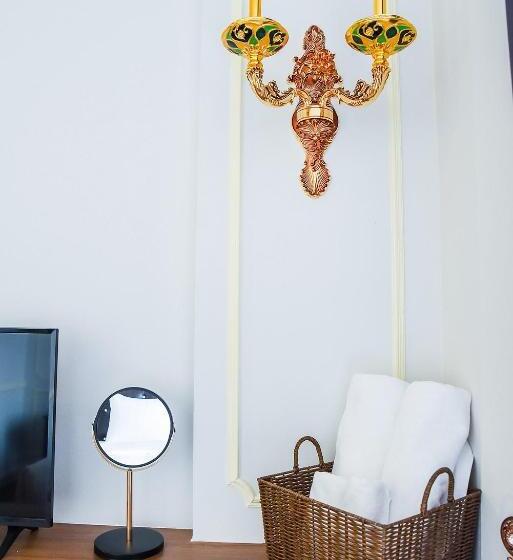 Номер Superior, The Maceo