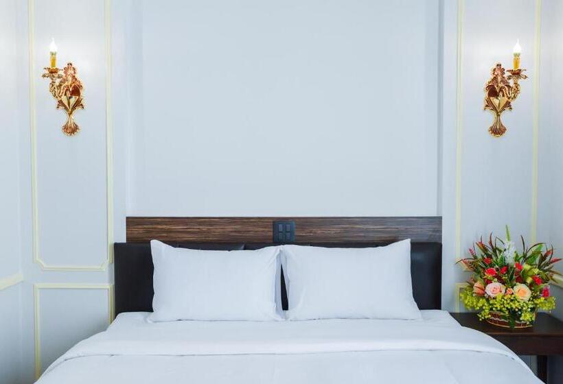 Номер Superior, The Maceo